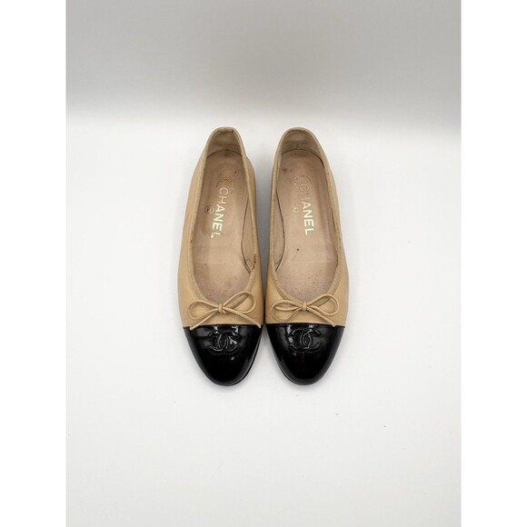 CHANEL Shoes - Chanel Beige & Black Cap Toe CC Logo Ballet Flats Bow Accent Size EU 35.5